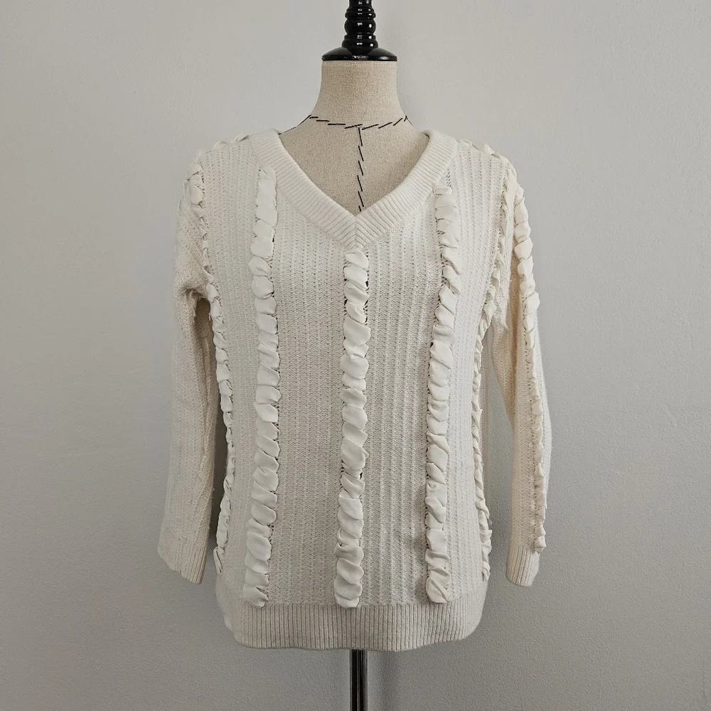 Club Monaco Ivory Woven VNeck Sweater